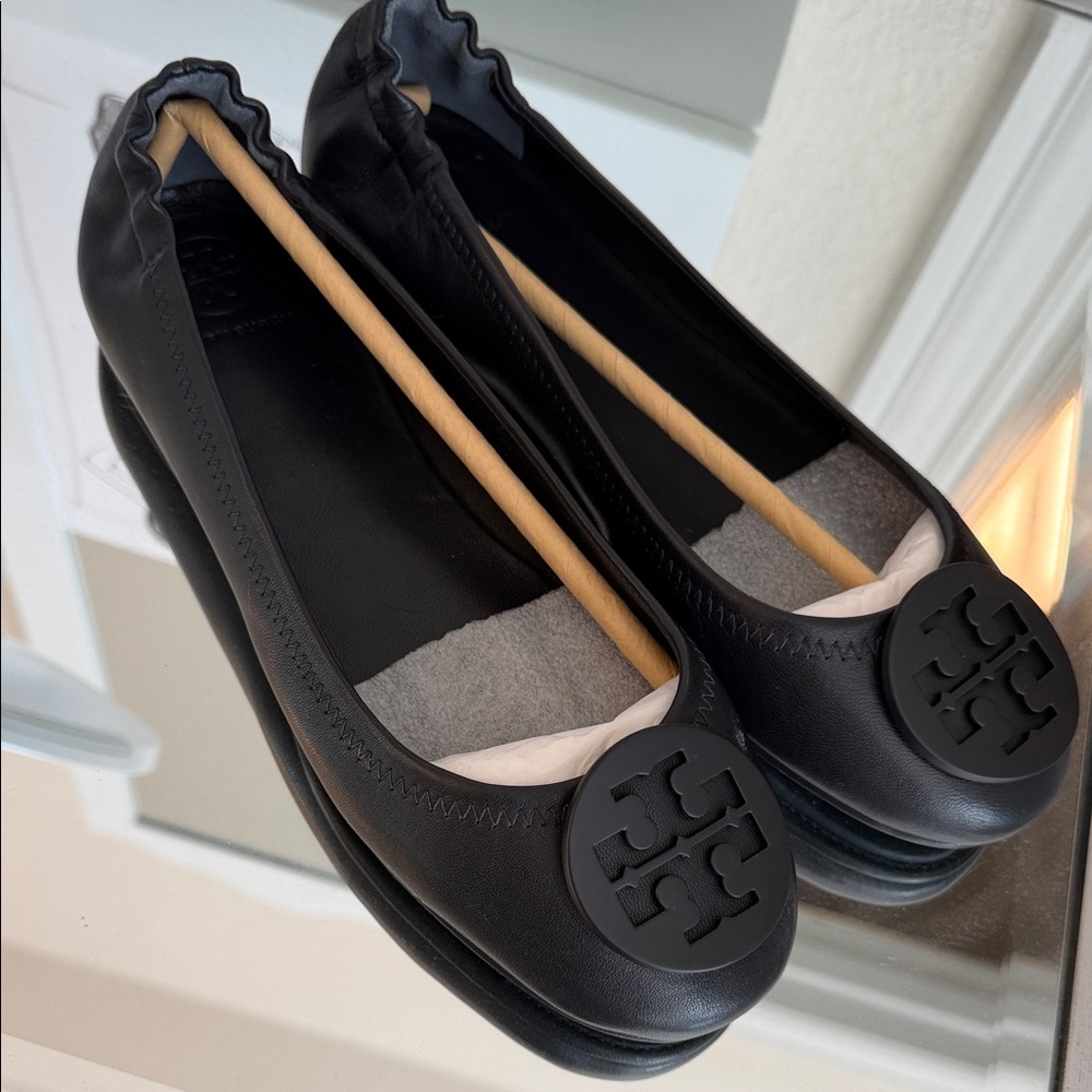 Tory Burch navy Minnie travel ballet with logo Leather Flats